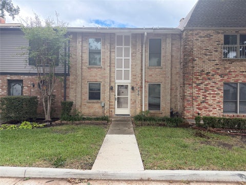 Photo of 720 Thicket Lane, Houston, TX 77079 (MLS # 4150570)