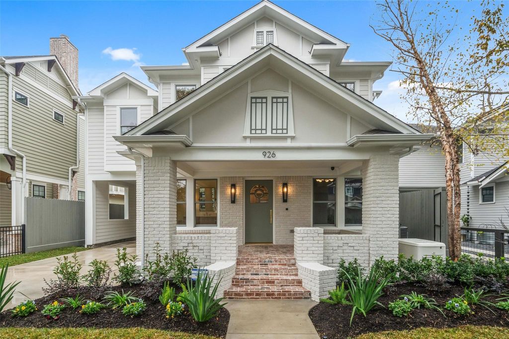 Photo of 926 Redan Street, Houston, TX 77009 (MLS # 78870771)