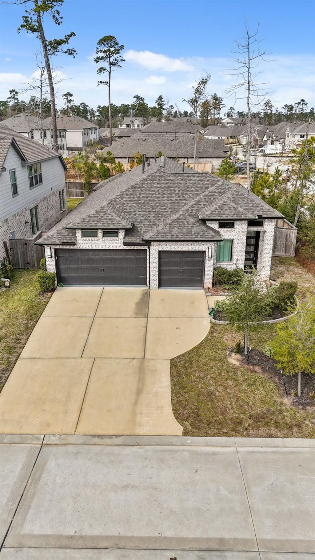 Photo of 906 Sendero Trail, Conroe, TX 77304 (MLS # 8529415)