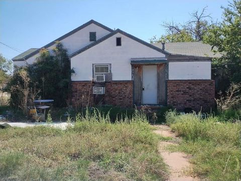 Photo of 845 Locust Street, Colorado City, TX 79512 (MLS # 15707613)