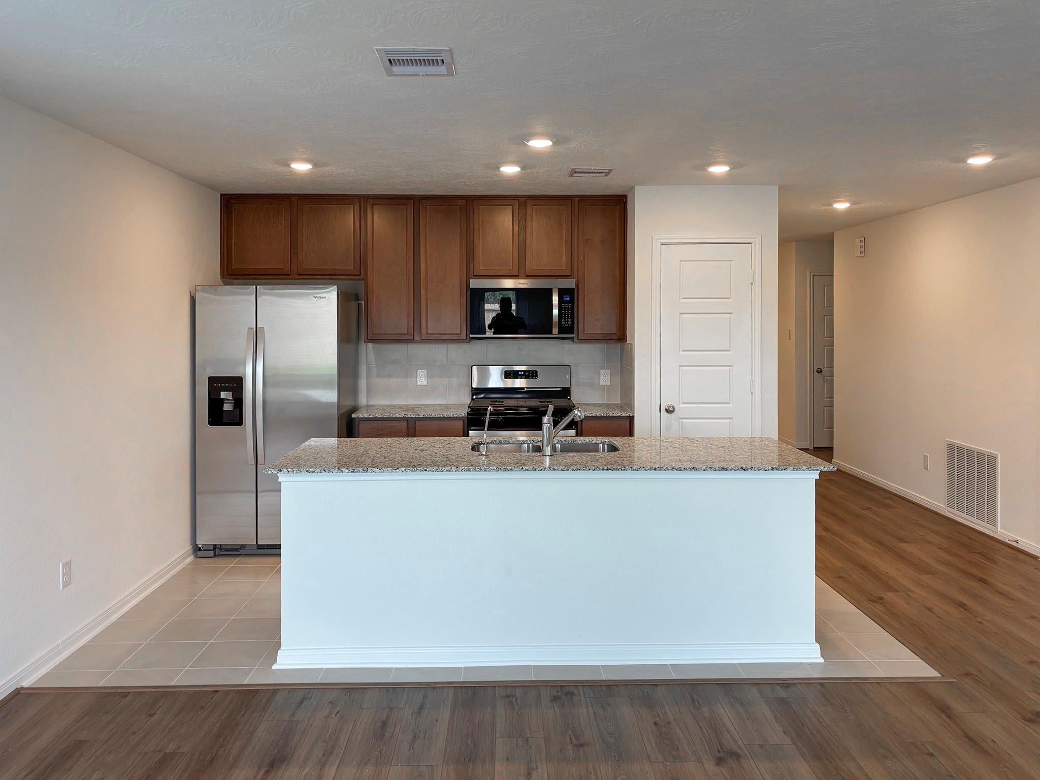 6018 Monte Thomas