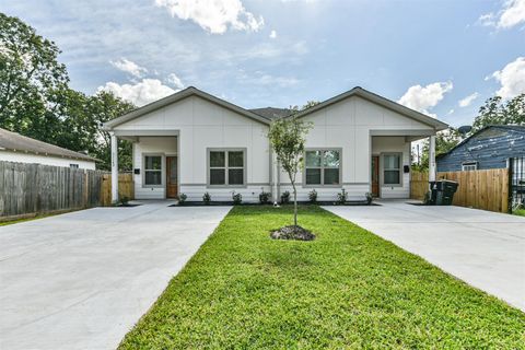 Photo of 5114 Higgins Street #A, Houston, TX 77033 (MLS # 95953396)