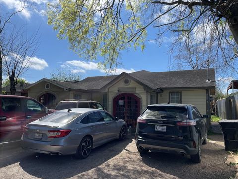 Photo of 7928 Buchanan Street, Houston, TX 77029 (MLS # 26168719)