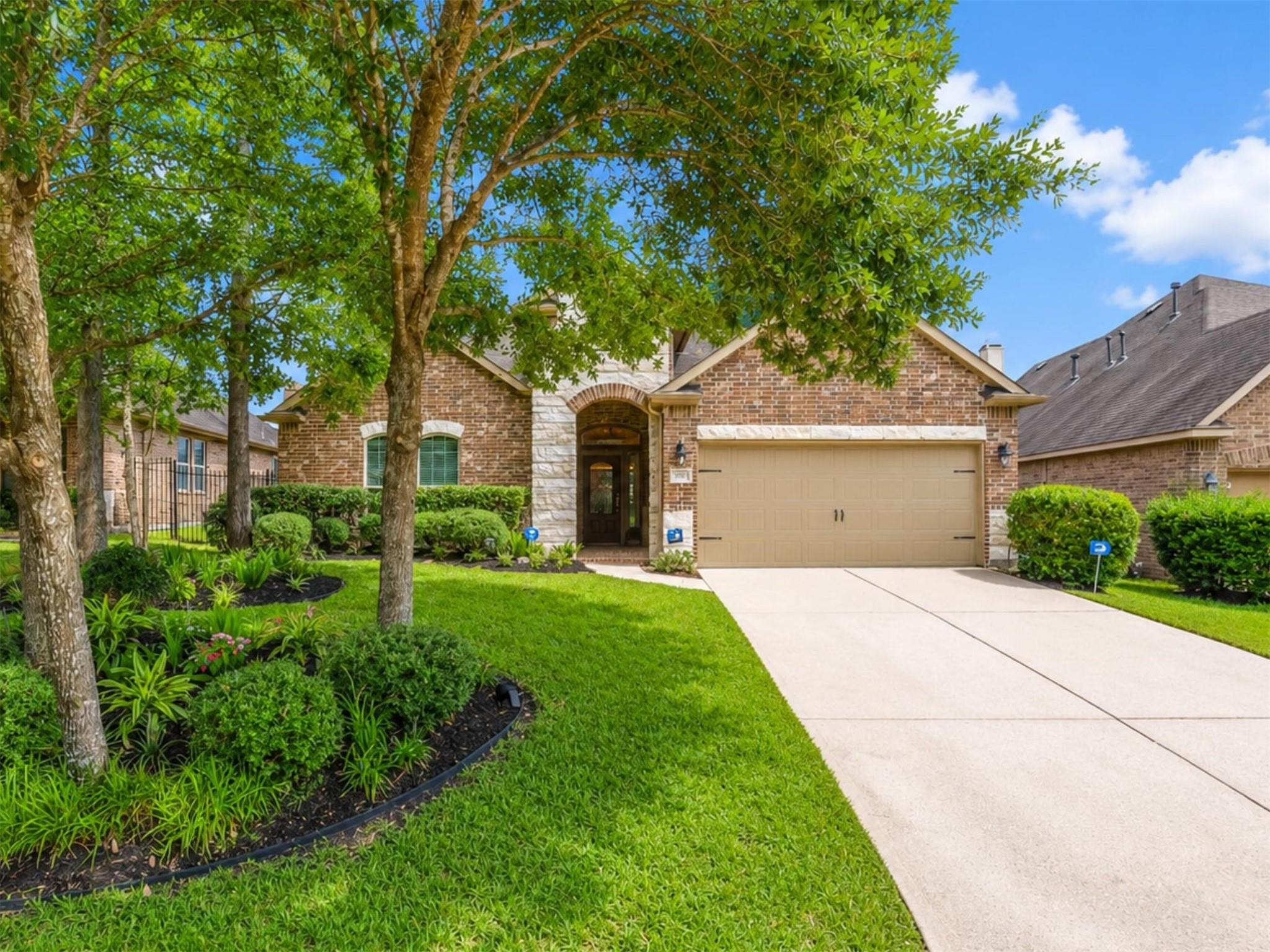 79 W Wading Pond Circle