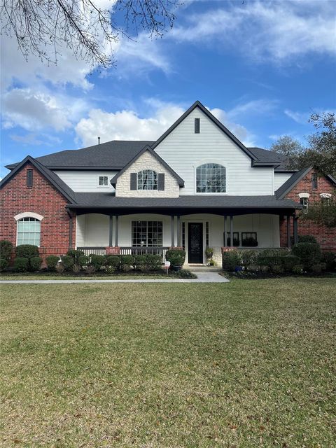 Homes For Sale - 21710 W Yaupon Circle<br/> Tomball, TX 77377