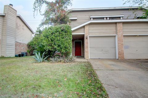 Photo of 10024 Spring Place Drive, Houston, TX 77070 (MLS # 71085175) Photo of 10024 Spring Place Drive, Houston, TX 77070 (MLS # 71085175)