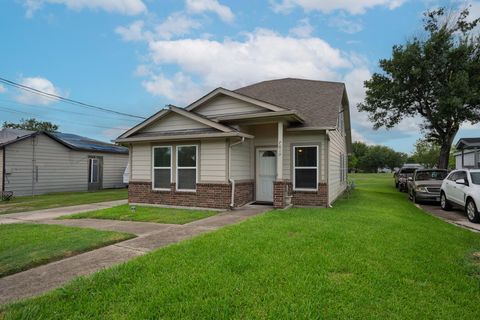 Photo of 7619 Richards Street, Baytown, TX 77521 (MLS # 3101452)