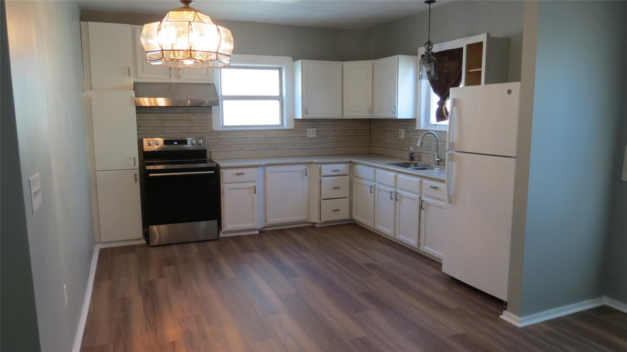 2809 Ball Street 2