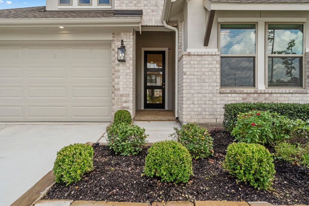 Photo of 21719 Grayson Highlands Way, Porter, TX 77365 (MLS # 87685237)