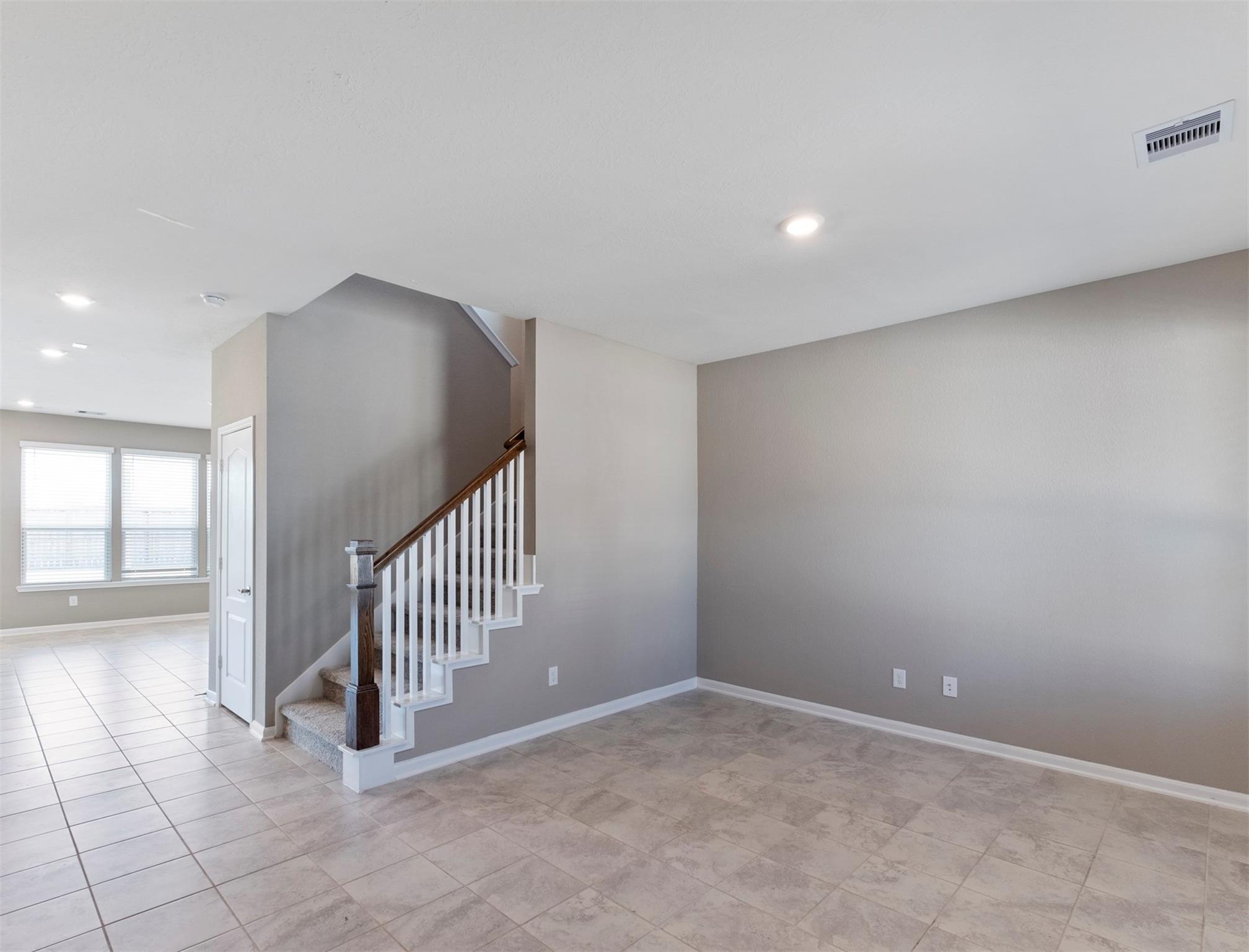 5712 Bluebonnet Lane