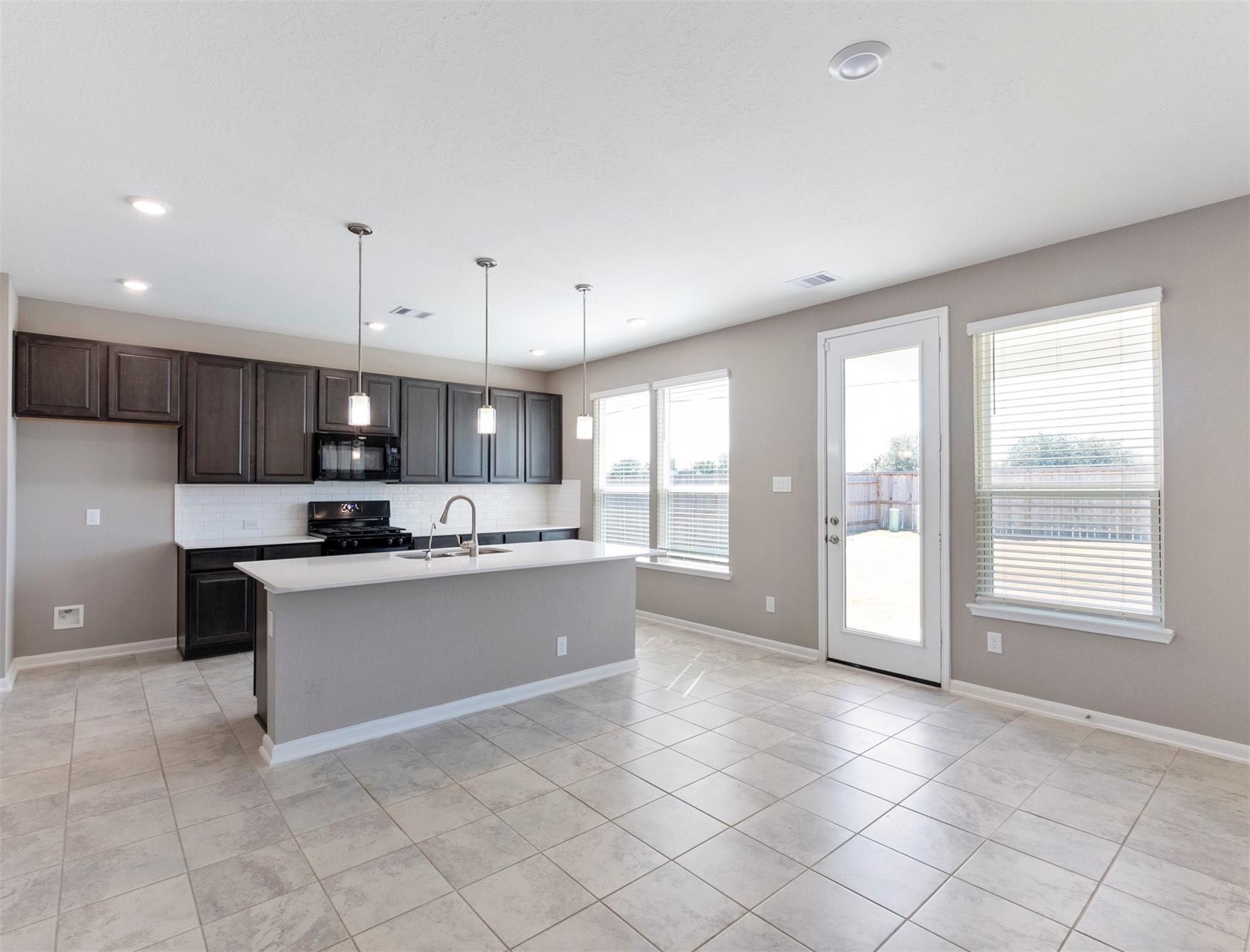 5712 Bluebonnet Lane