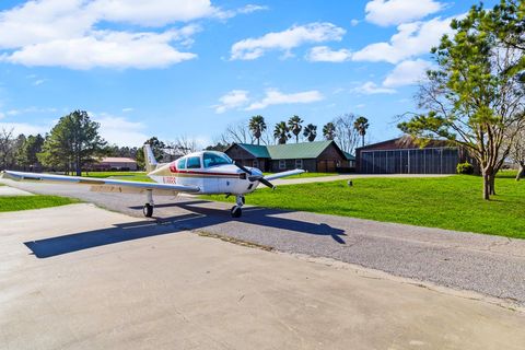 165 Taxiway Drive Livingston TX 77351