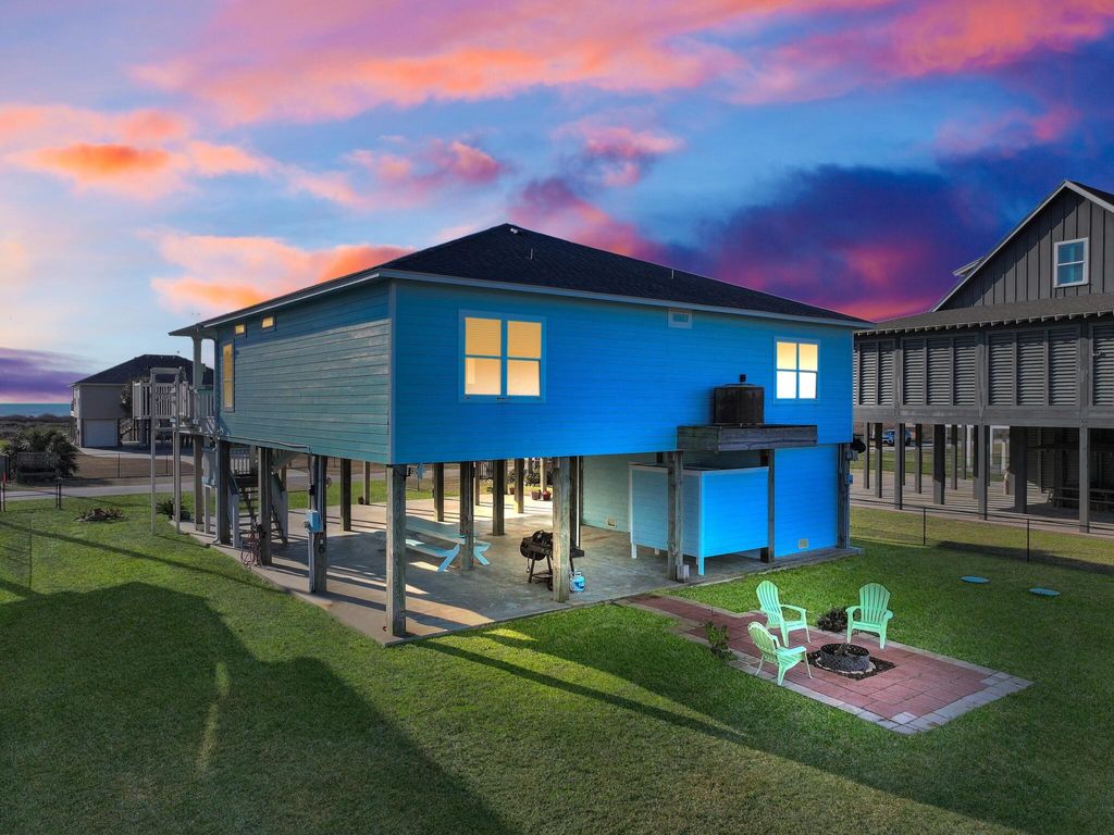 Photo of 353 Atkinson Street, Crystal Beach, TX 77650 (MLS # 72150018)