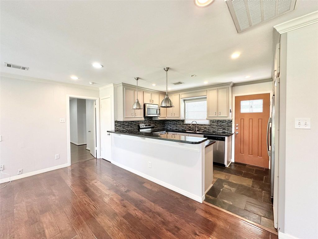 Photo of 22 Champions Colony W, Houston, TX 77069 (MLS # 70970792)