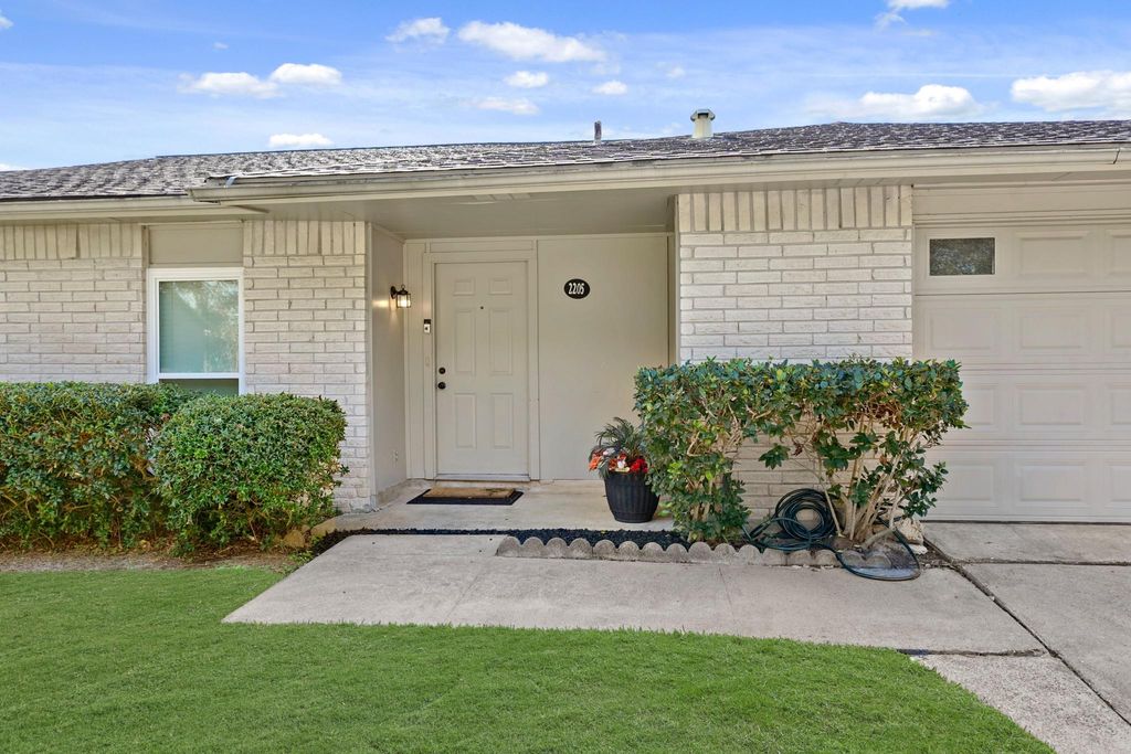 Photo of 2205 Hilton Head Drive, Missouri City, TX 77459 (MLS # 23543604)