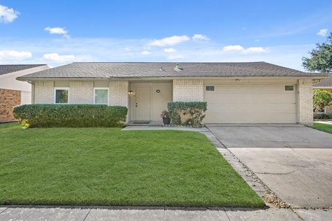 Photo of 2205 Hilton Head Drive, Missouri City, TX 77459 (MLS # 23543604)