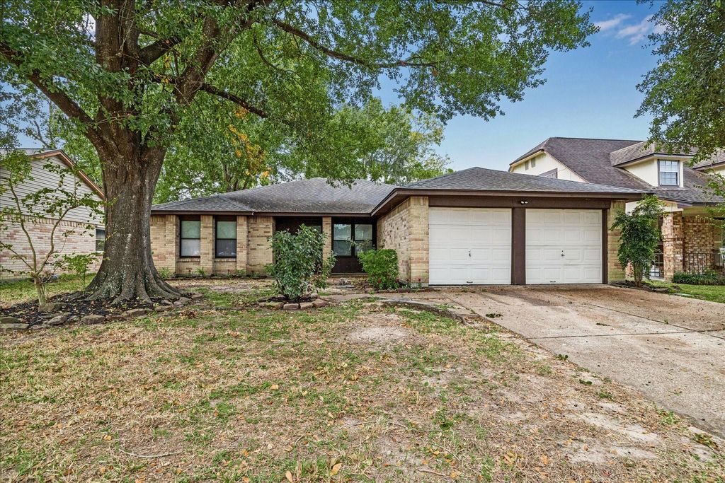 Photo of 7306 Lonesome Woods Trail, Humble, TX 77346 (MLS # 38022776)