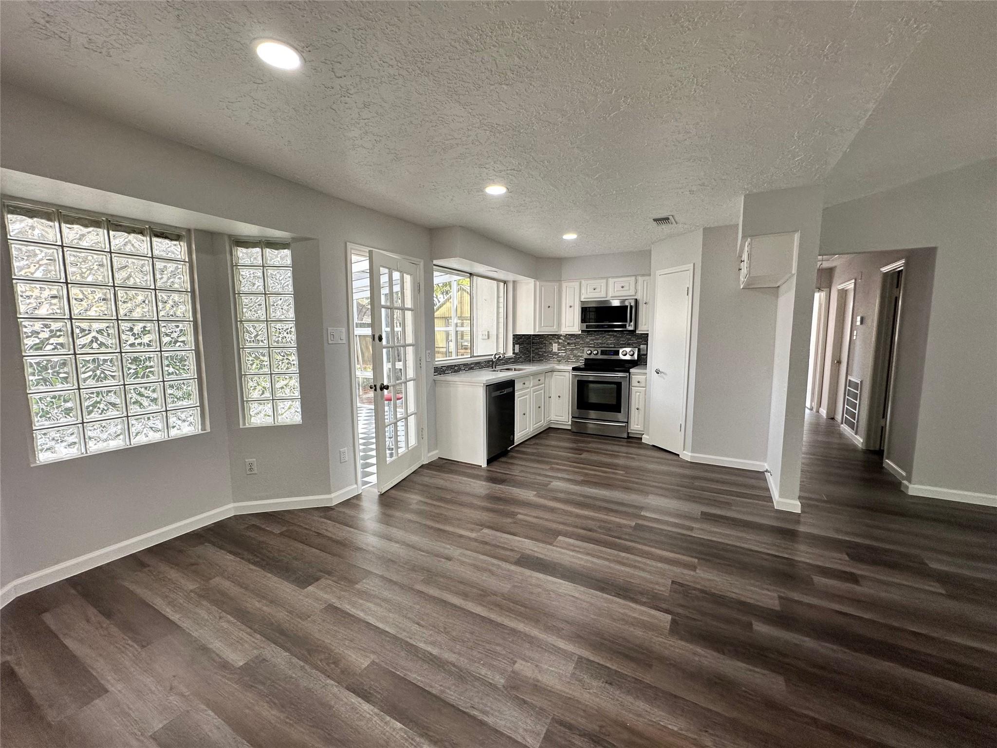 21422 Highland Knolls Drive