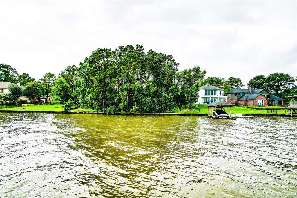 Photo of 19327 Aquatic Drive, Houston, TX 77346 (MLS # 78689858)