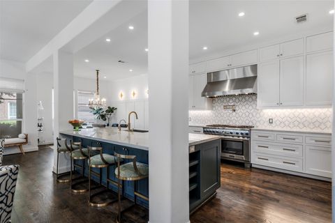 Photo of 4742 Post Oak Timber Drive, Houston, TX 77056 (MLS # 39696201)