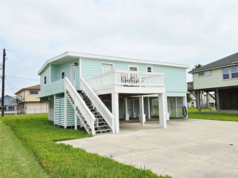 Photo of 16611 Jolly Roger Road, Jamaica Beach, TX 77554 (MLS # 41749881)