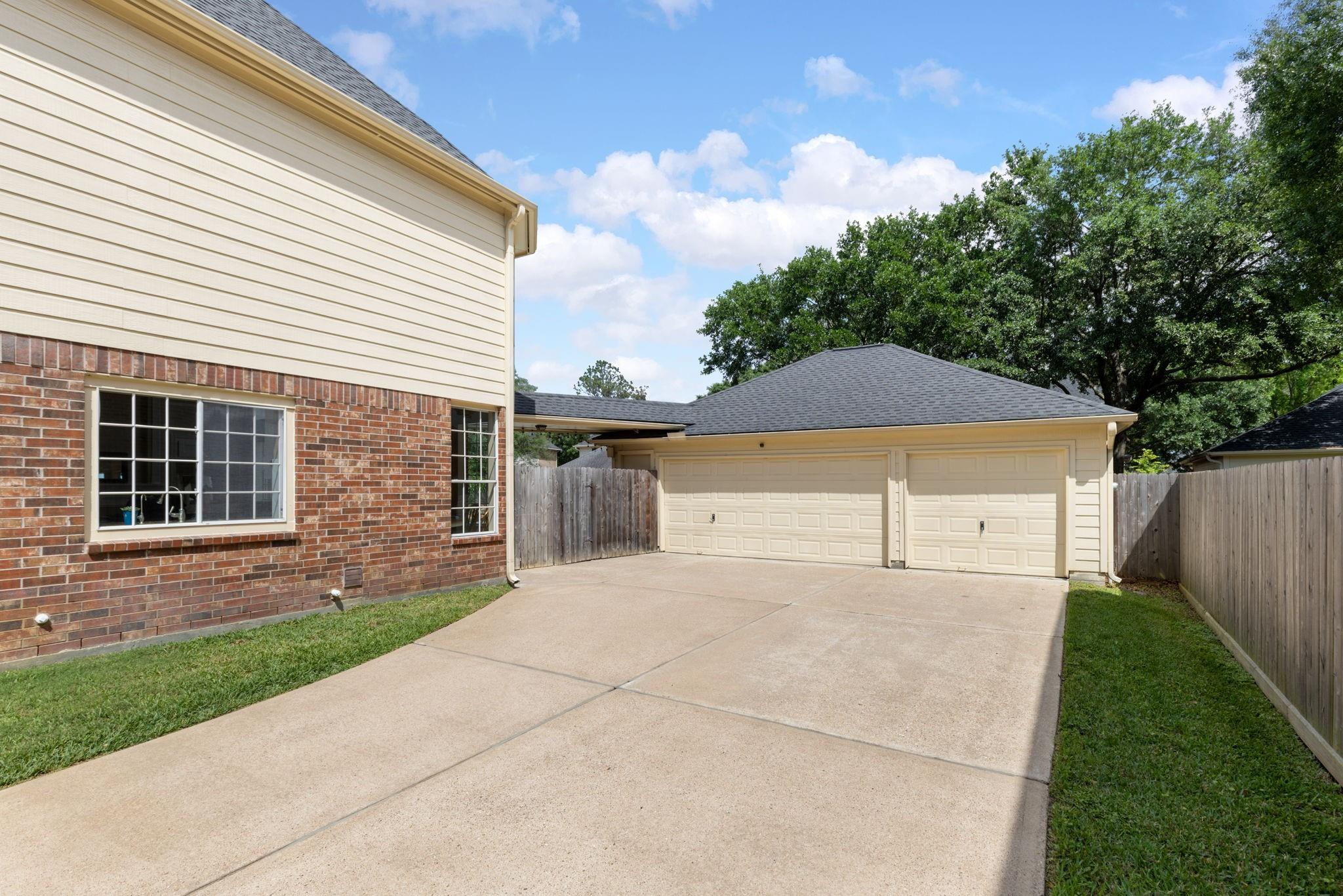 13524 Greenwood Manor Drive
