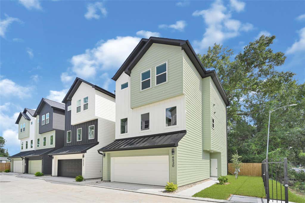 Photo of 6532 Goldspier Street, Houston, TX 77091 (MLS # 22292937)
