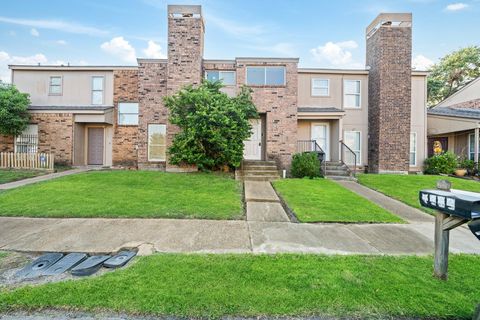 Photo of 6463 Cambridge Glen Lane, Houston, TX 77035 (MLS # 21589202)
