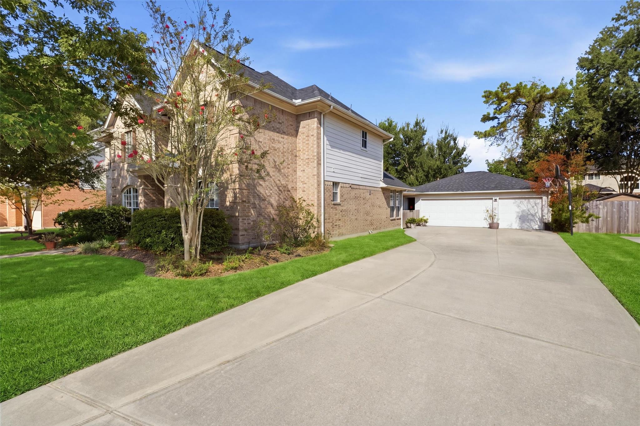 2443 Riverway Oak Drive