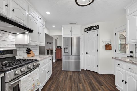 Tiny photo for 159 County Road 611a, Angleton, TX 77515 (MLS # 79494300)