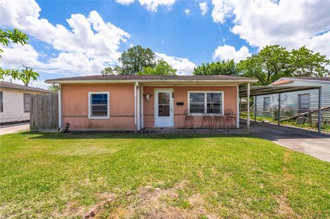 Photo of 718 E Belmont Street, Pasadena, TX 77506 (MLS # 37164574)
