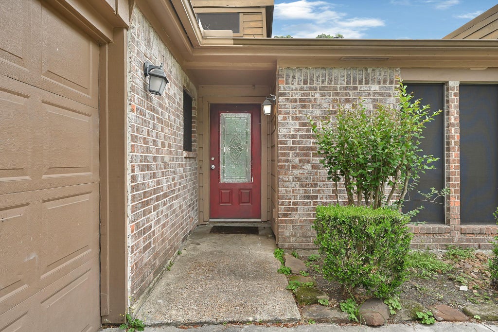 Photo of 2903 Woodland Grove Drive, Houston, TX 77339 (MLS # 66638517)