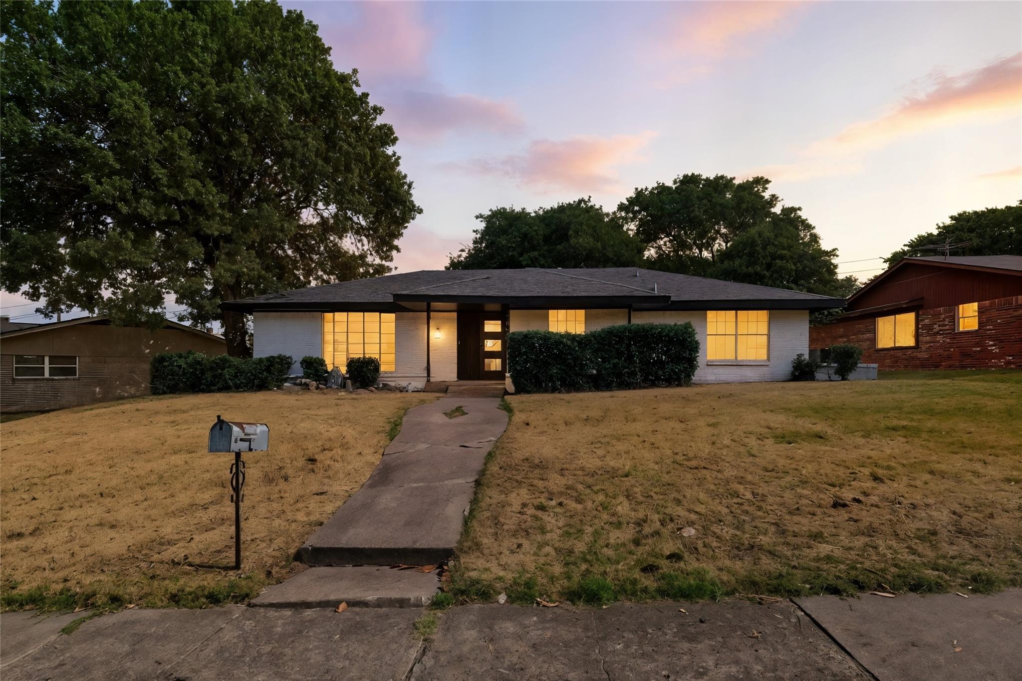 1411 E Kirnwood Drive