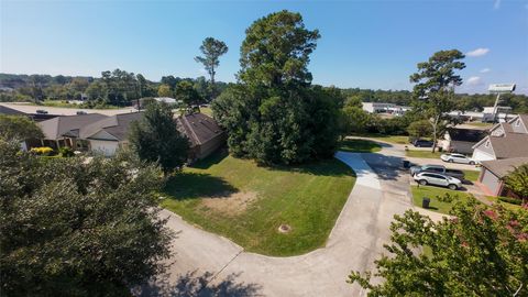 125 Moonspinner Montgomery TX 77356