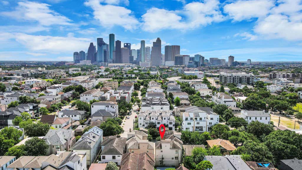 Photo of 1406 Stanford Street #D, Houston, TX 77019 (MLS # 23599159)
