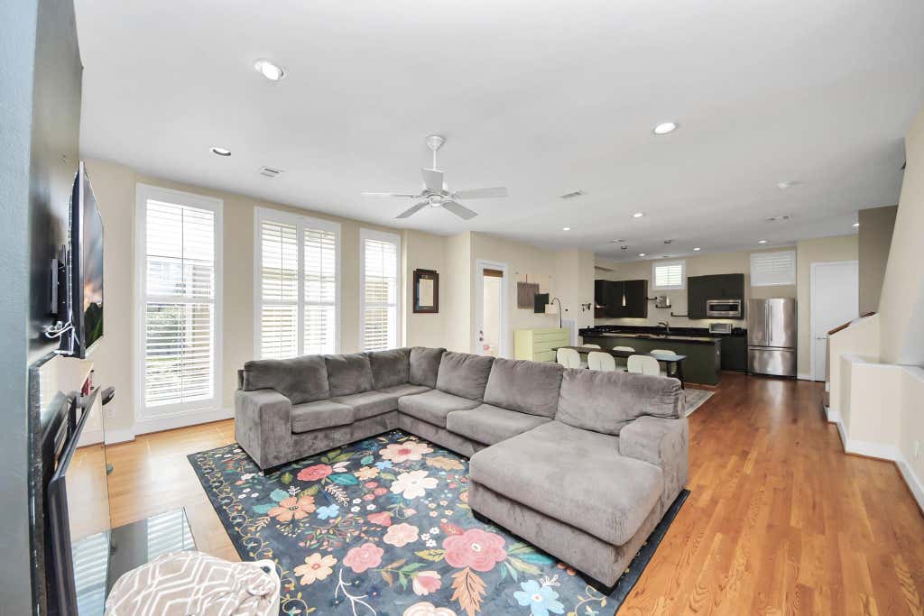 Photo of 1406 Stanford Street #D, Houston, TX 77019 (MLS # 23599159)
