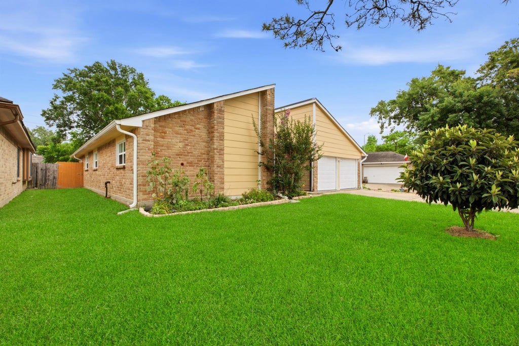 Photo of 3451 Golders Green Drive, Houston, TX 77082 (MLS # 35589390)