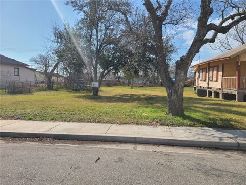 Photo of 0 W Broad Street, Freeport, TX 77541 (MLS # 3940112)