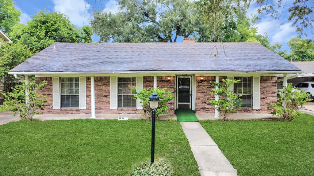 Photo of 9126 Willow Meadow Drive, Houston, TX 77031 (MLS # 17977191)