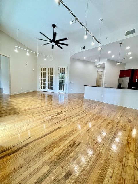 Photo of 5005 Hidalgo Street #312, Houston, TX 77056 (MLS # 23332304)