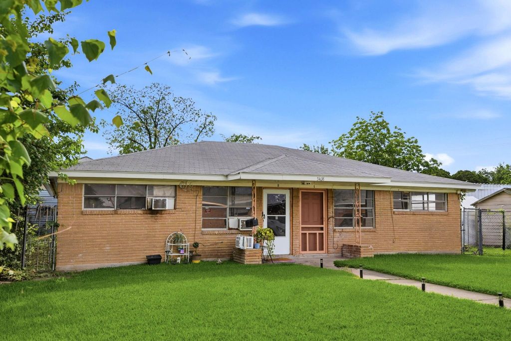 Photo of 3408 E Lockwood Drive #1, Houston, TX 77026 (MLS # 5587093)
