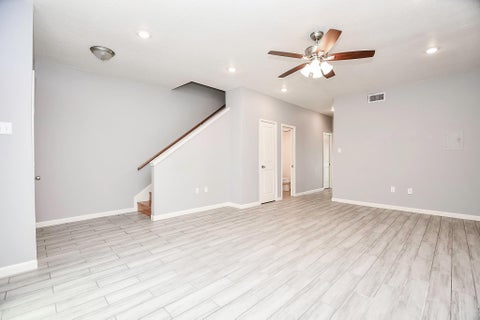 Photo of 820 Threadneedle Street #253, Houston, TX 77079 (MLS # 65666268)