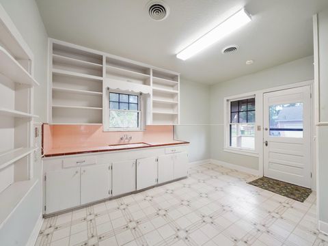 Tiny photo for 229 E Cedar Street, Angleton, TX 77515 (MLS # 58022457)