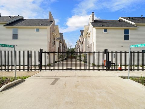 Photo of 881 Rachel Street #C, Houston, TX 77091 (MLS # 9031128)