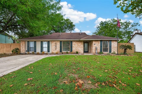 Photo of 412 Westwood Drive, Friendswood, TX 77546 (MLS # 63299636)