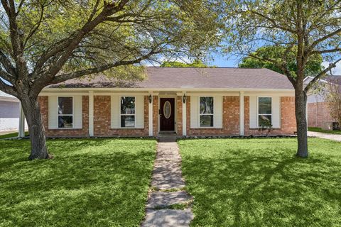 Photo of 10314 Sagerock Drive, Houston, TX 77089 (MLS # 48299777)
