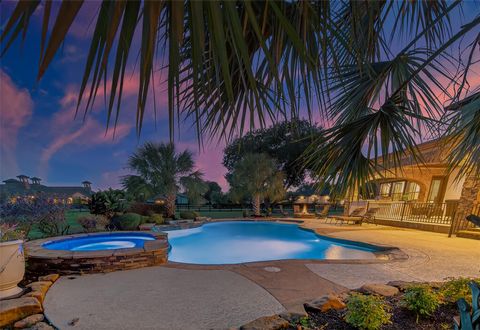 14 Royal King Road Tomball TX 77377