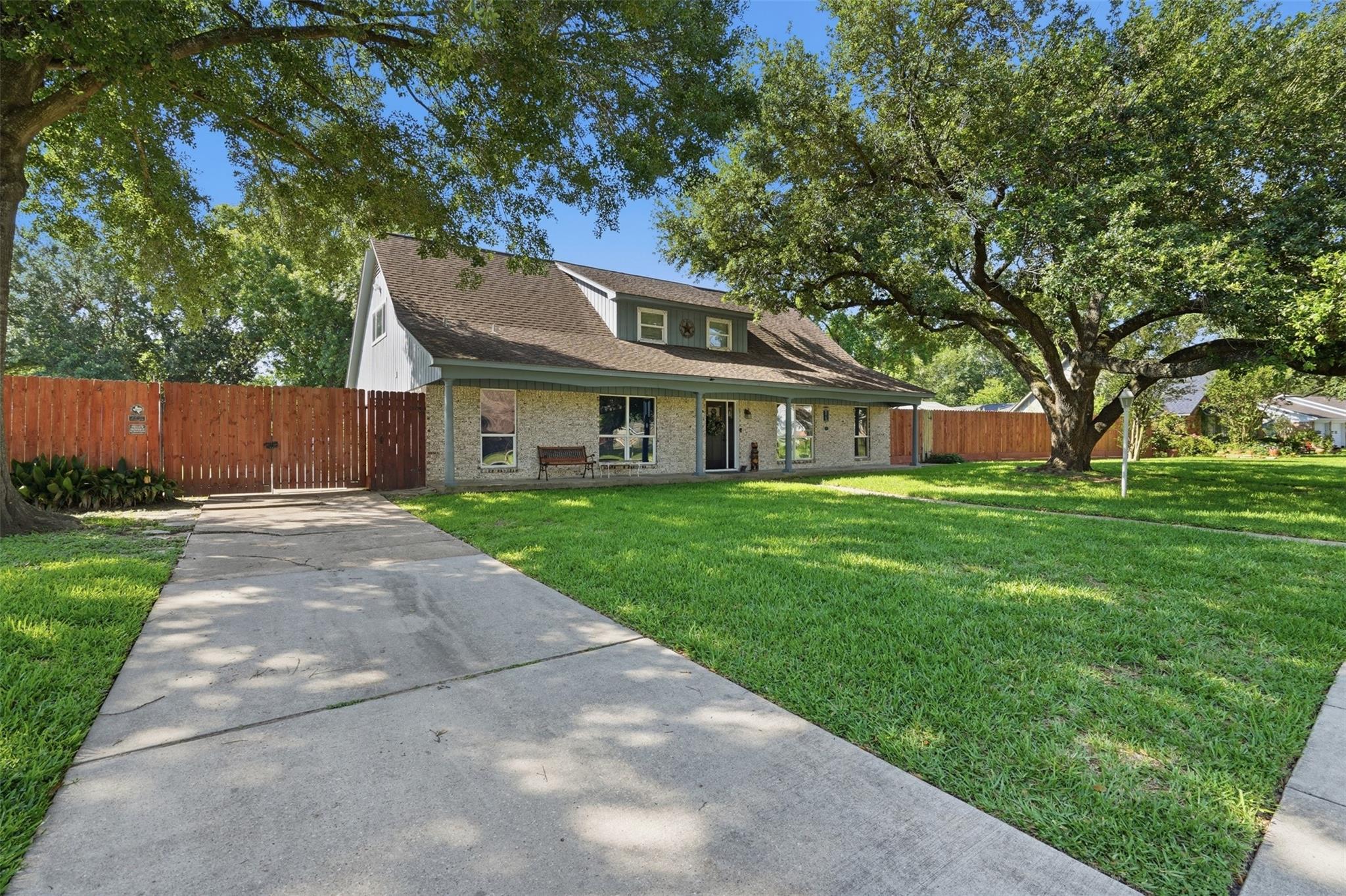15721 Juneau Ln