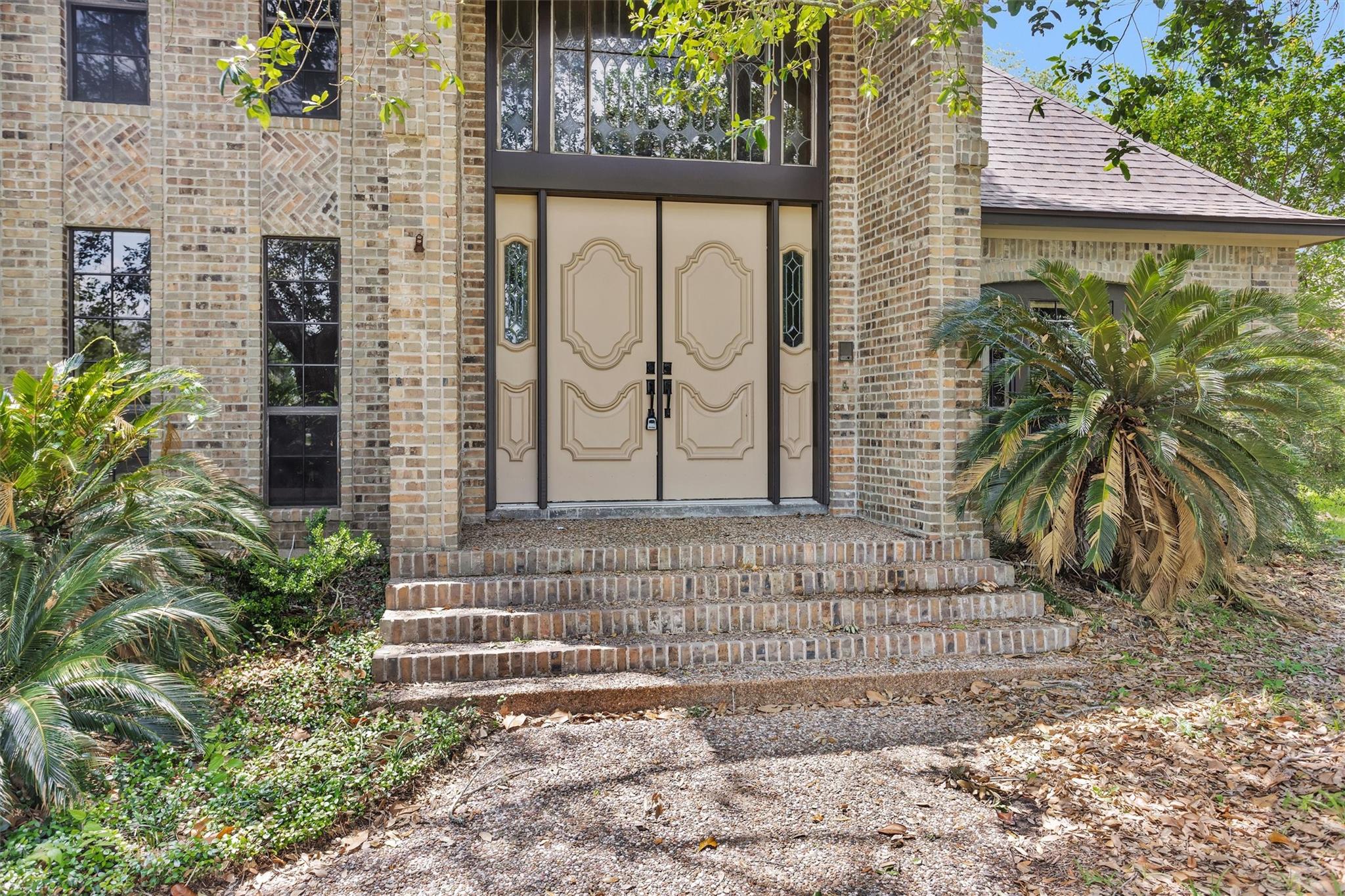 2607 Rip Van Winkle Dr