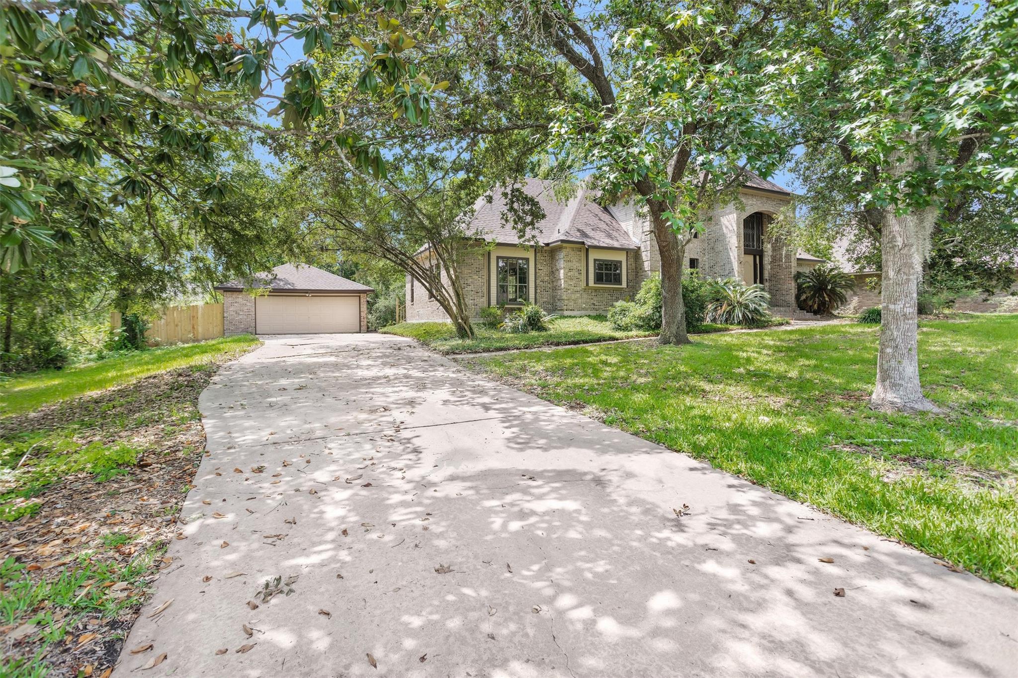 2607 Rip Van Winkle Dr